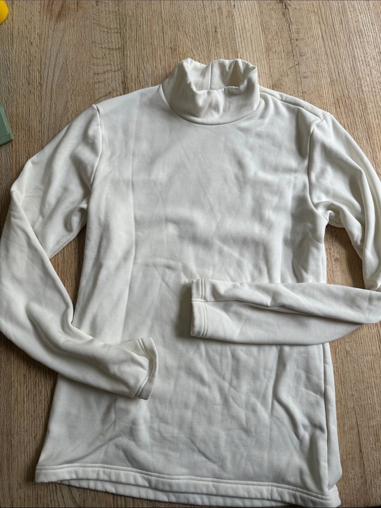Uniqlo Sweaters - Uniqlo Cream Turtleneck Long-Sleeve Sweater Top